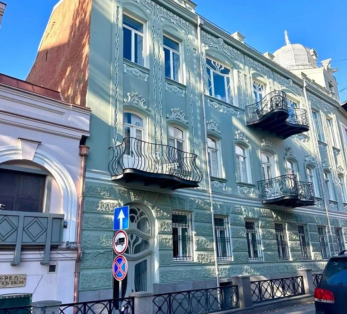 アパート Flat In Art Nouveau Building ティビリシ