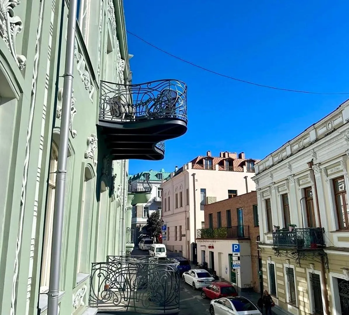 Flat In Art Nouveau Building ティビリシ 0*,